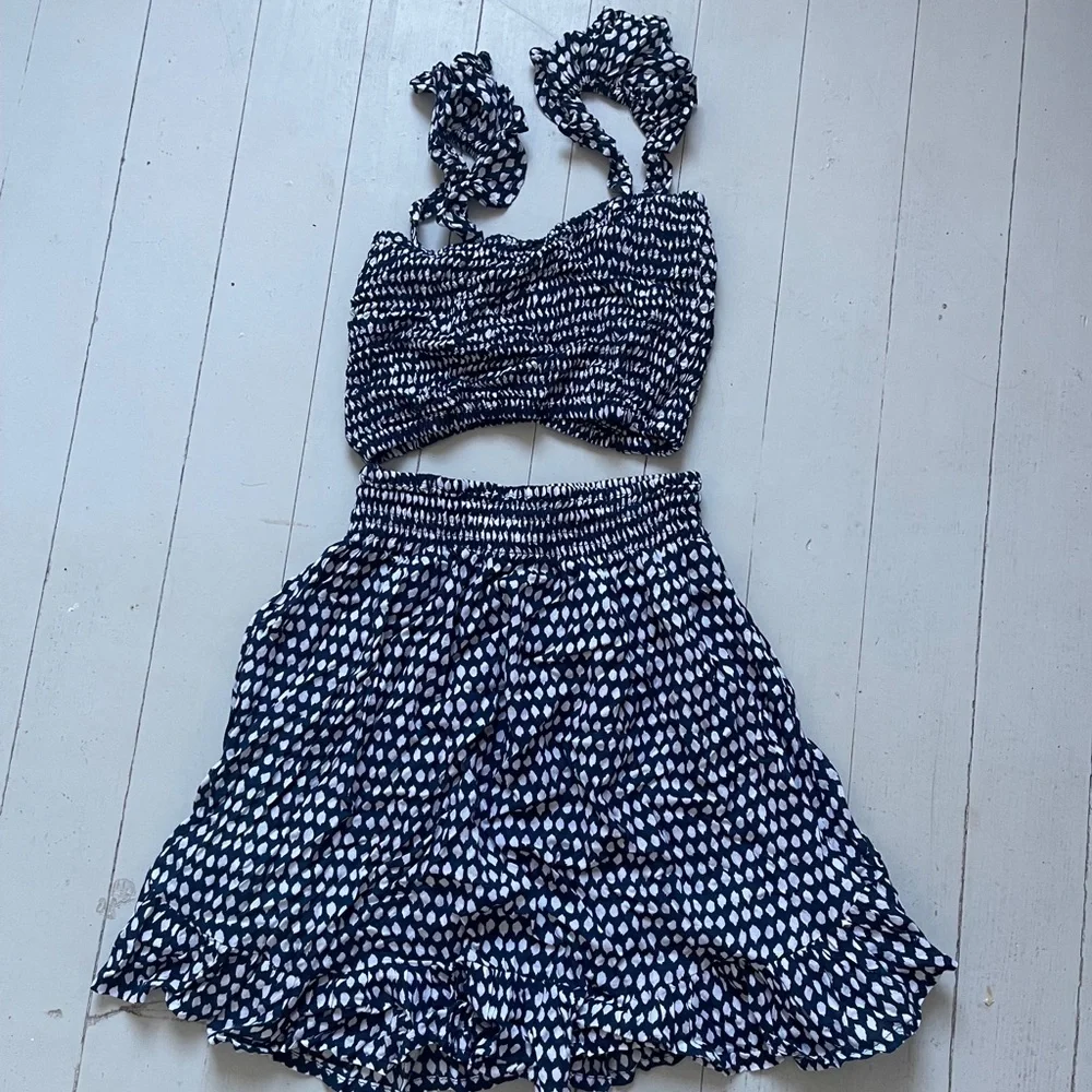 Beachy Skirt and Crop Top Set - Picture 6 of 6